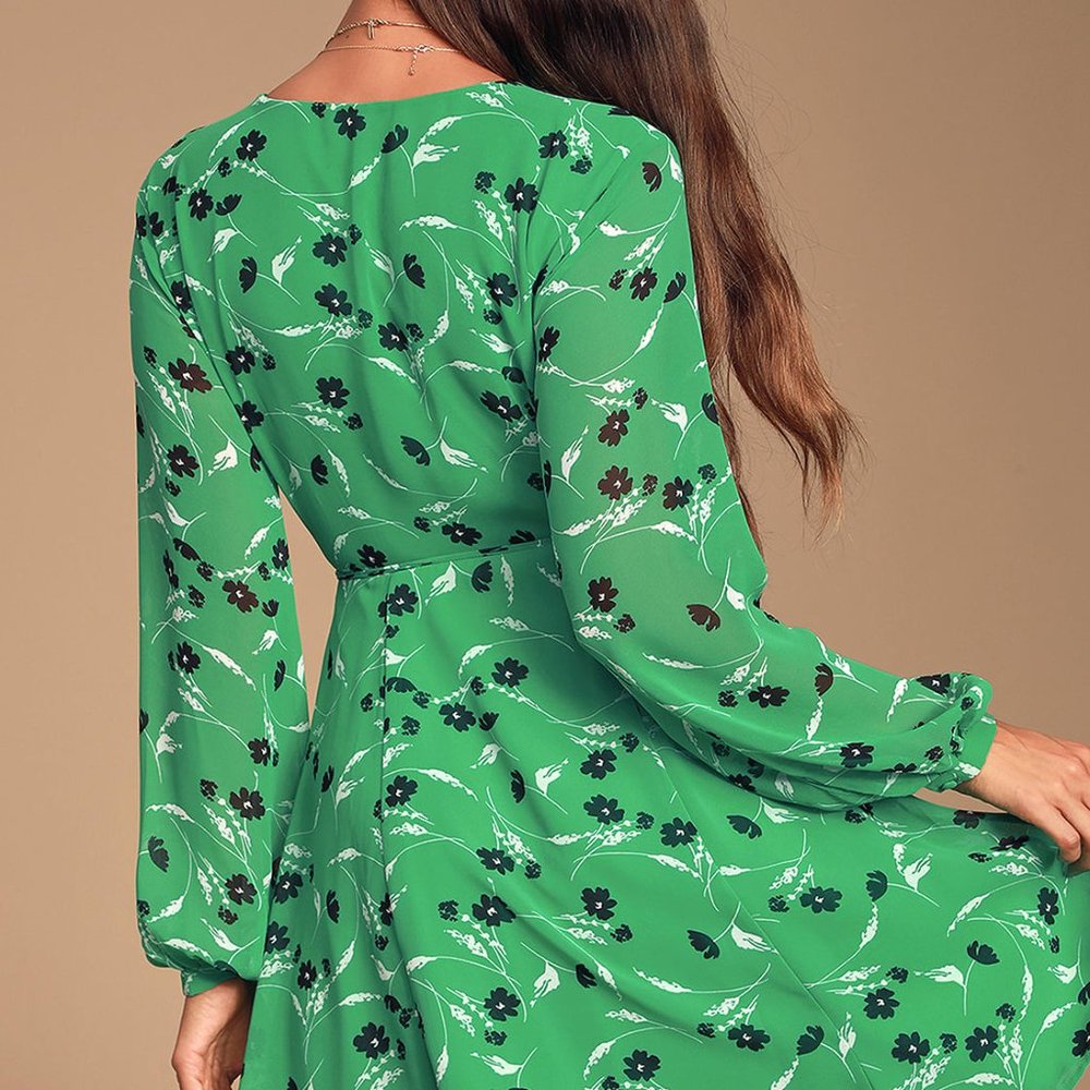NWT ✨ Lulus - Wrapped in Wonder Green Floral Print Long Sleeve Wrap Dress - S - Picture 4 of 7